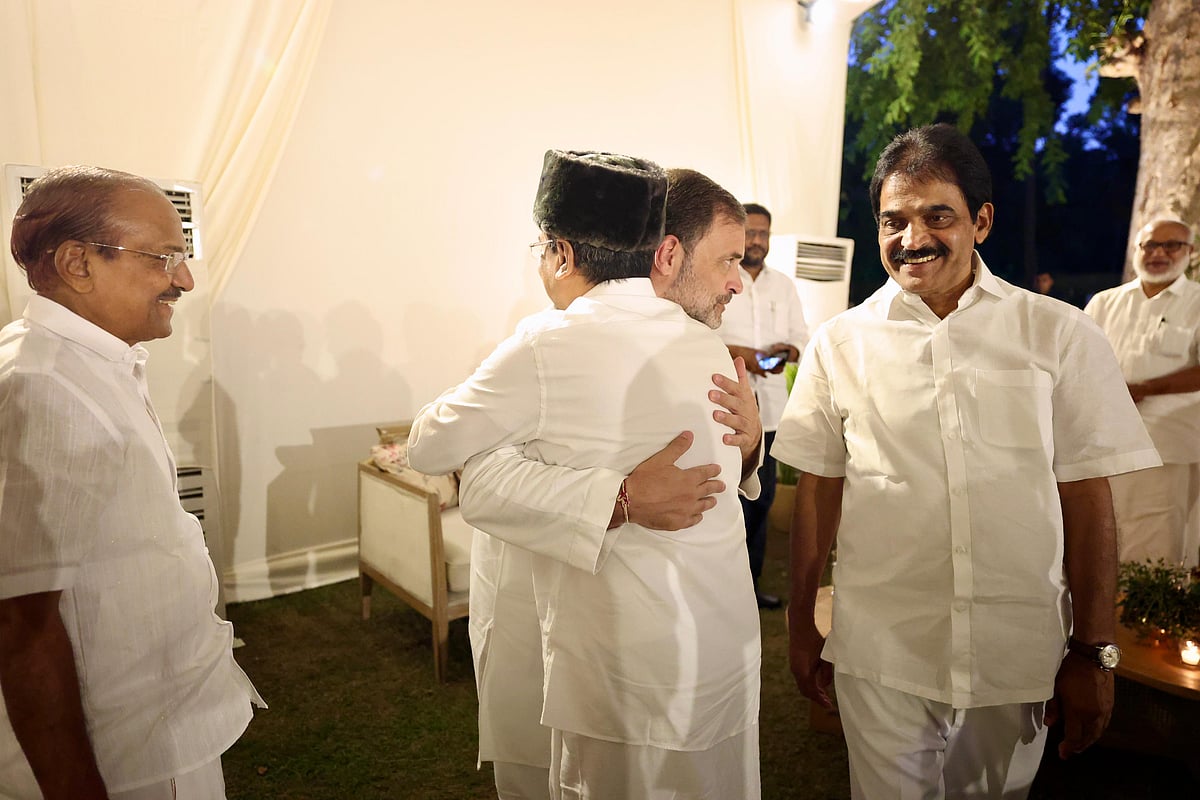 راہل گاندھی کی ڈنر میٹنگ: انڈیا بلاک کے رہنماؤں کو دکھائے الیکشن فراڈ کے ثبوت ... دیکھیں خصوصی فوٹو گیلری