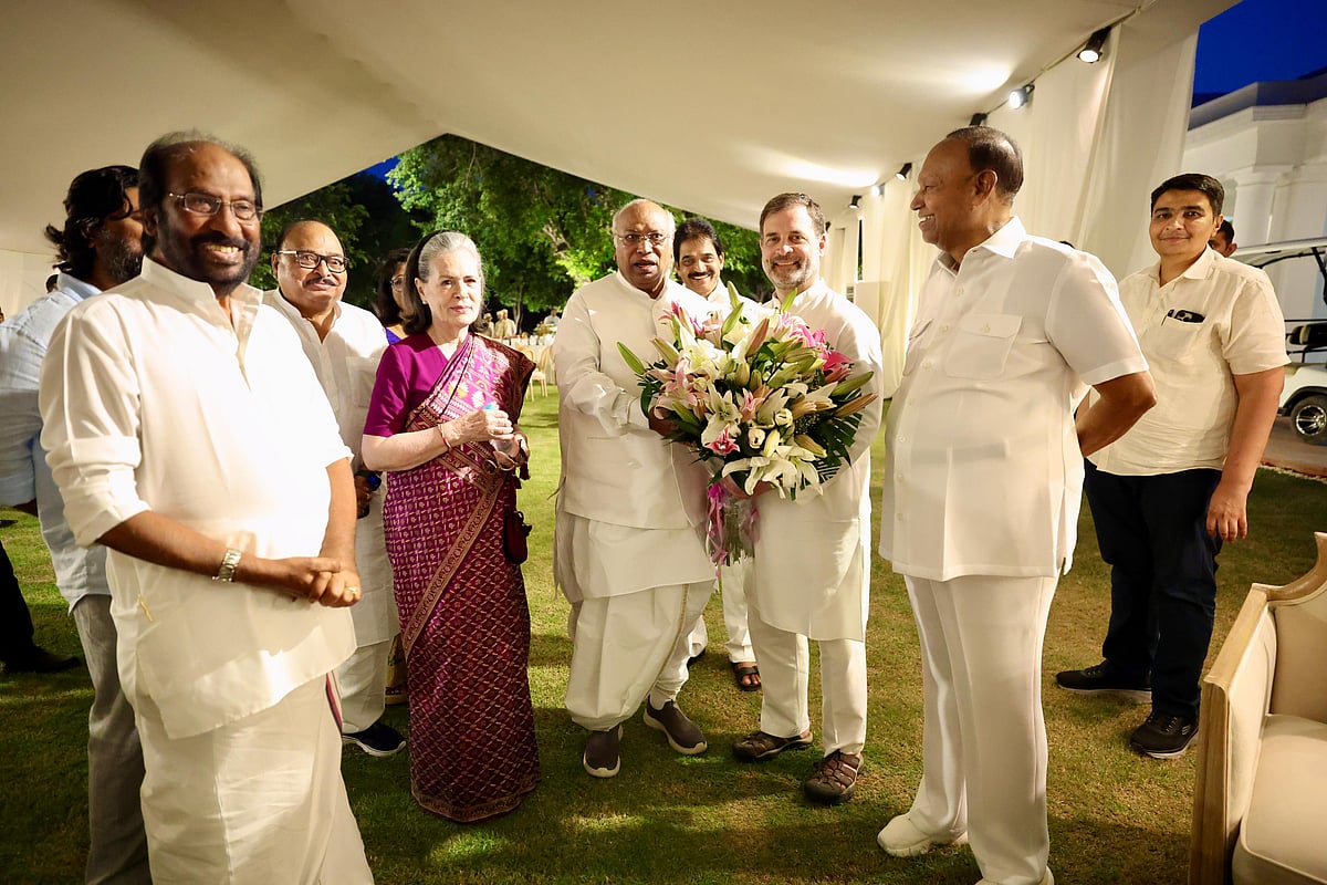 راہل گاندھی کی ڈنر میٹنگ: انڈیا بلاک کے رہنماؤں کو دکھائے الیکشن فراڈ کے ثبوت ... دیکھیں خصوصی فوٹو گیلری