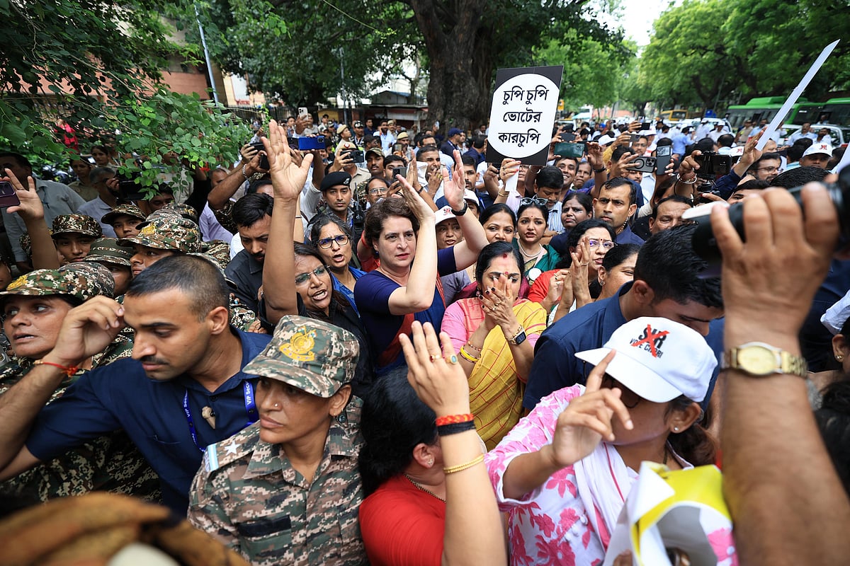 ’ووٹ چوری‘ کے خلاف اپوزیشن اراکین پارلیمنٹ کی ریلی میں نظر آیا زبردست جوش، دیکھیں تصویری جھلکیاں