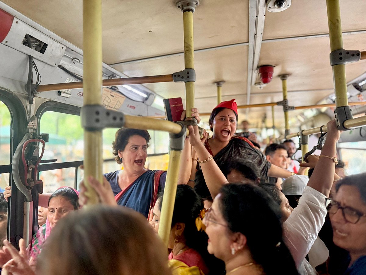 ’ووٹ چوری‘ کے خلاف اپوزیشن اراکین پارلیمنٹ کی ریلی میں نظر آیا زبردست جوش، دیکھیں تصویری جھلکیاں