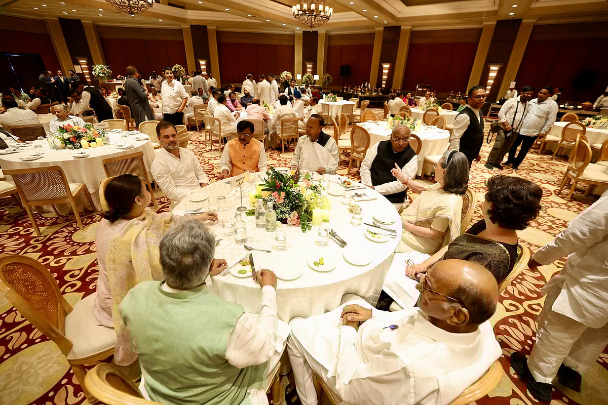 کانگریس صدر کھڑگے کے عشائیہ میں انڈیا بلاک نظر آیا متحد، عآپ لیڈران کی بھی شرکت