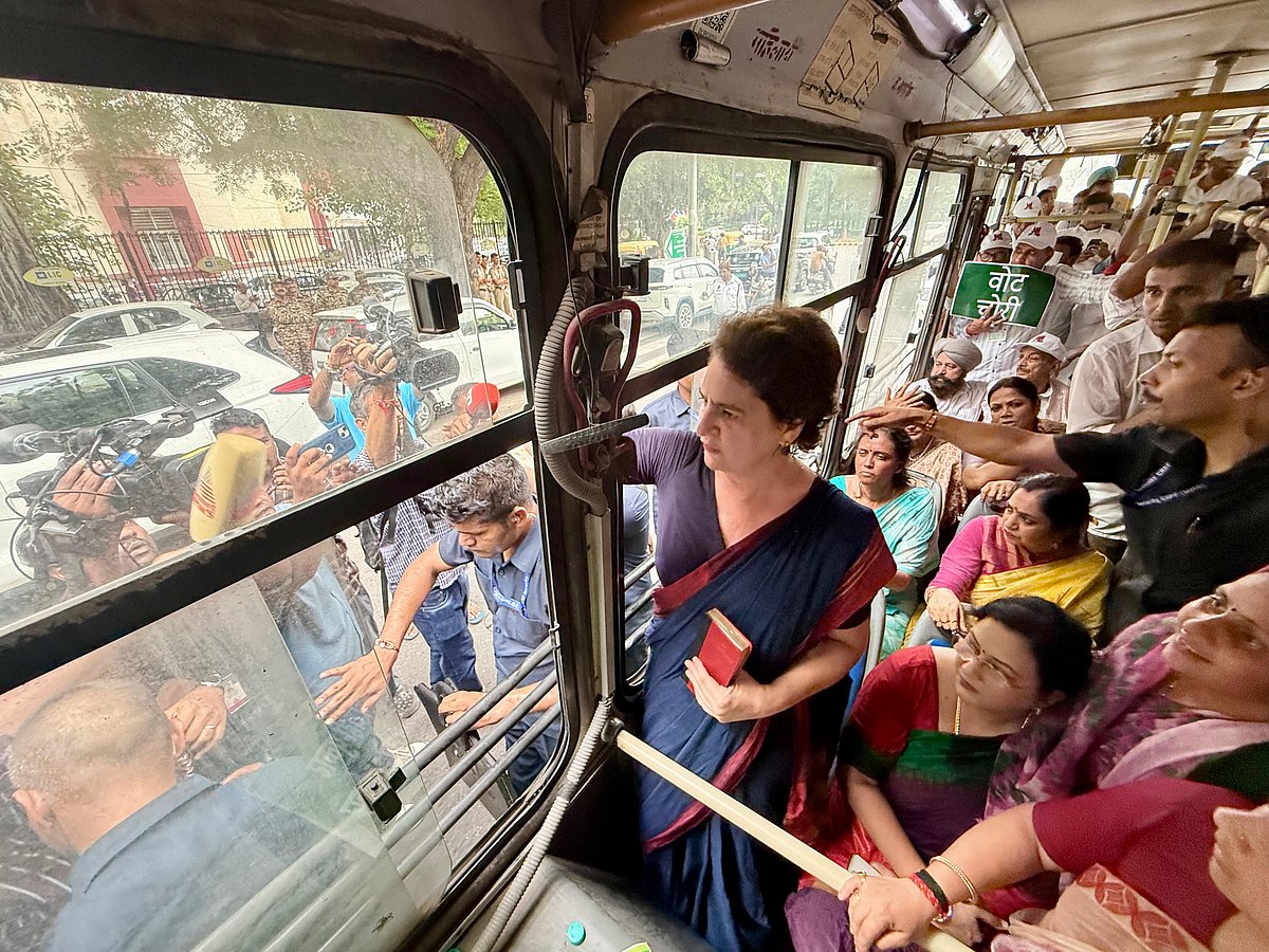 ’ووٹ چوری‘ کے خلاف اپوزیشن اراکین پارلیمنٹ کی ریلی میں نظر آیا زبردست جوش، دیکھیں تصویری جھلکیاں