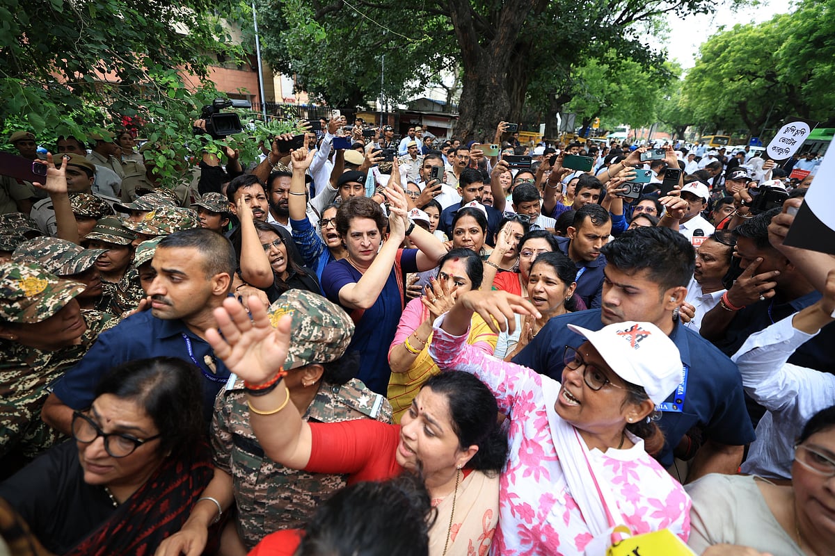 ’ووٹ چوری‘ کے خلاف اپوزیشن اراکین پارلیمنٹ کی ریلی میں نظر آیا زبردست جوش، دیکھیں تصویری جھلکیاں