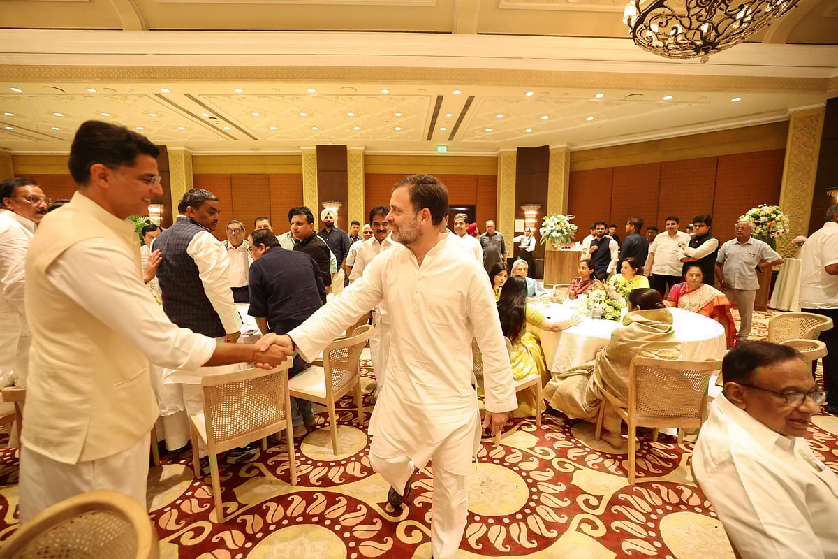 کانگریس صدر کھڑگے کے عشائیہ میں انڈیا بلاک نظر آیا متحد، عآپ لیڈران کی بھی شرکت