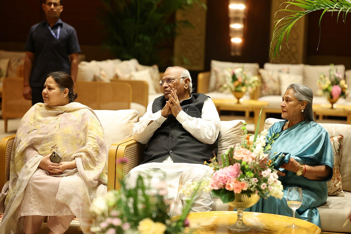 کانگریس صدر کھڑگے کے عشائیہ میں انڈیا بلاک نظر آیا متحد، عآپ لیڈران کی بھی شرکت