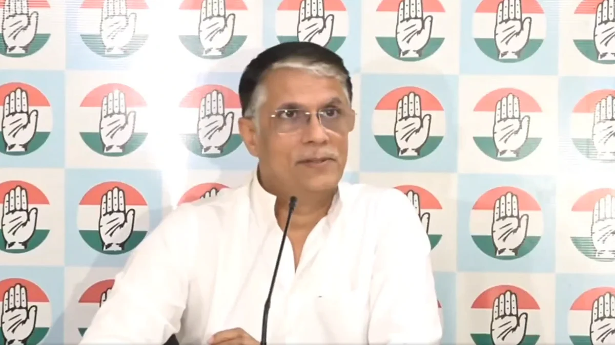 <div class="paragraphs"><p>پریس کانفرنس کرتے ہوئے پون کھیڑا، ویڈیو گریب</p></div>