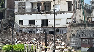 دہلی کے دریاگنج میں عمارت گرنے کا اندوہناک حادثہ، 3 افراد جاں بحق، ریسکیو آپریشن جاری