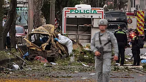 کولمبیا میں دھماکہ اور ہیلی کاپٹر پر حملہ، پولیس اہلکاروں سمیت 17 افراد ہلاک