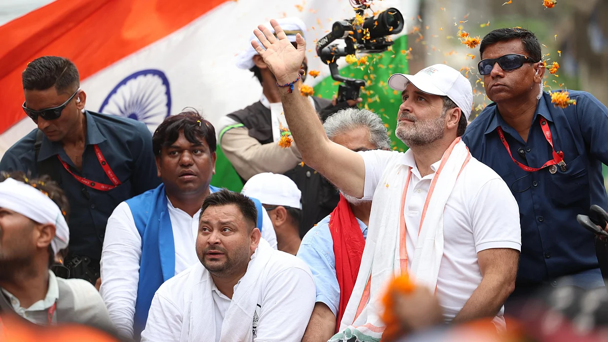 <div class="paragraphs"><p>ووٹر ادھیکار یاترا میں راہل گاندھی اور انڈیا بلاک کے دیگر سرکردہ لیڈران، تصویر @INCIndia</p></div>