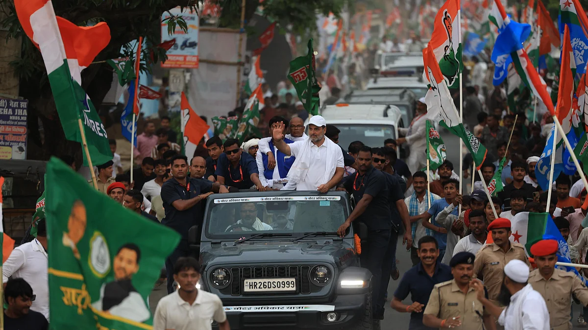 <div class="paragraphs"><p>ووٹر ادھیکار یاترا میں راہل گاندھی، تصویر @INCIndia</p></div>