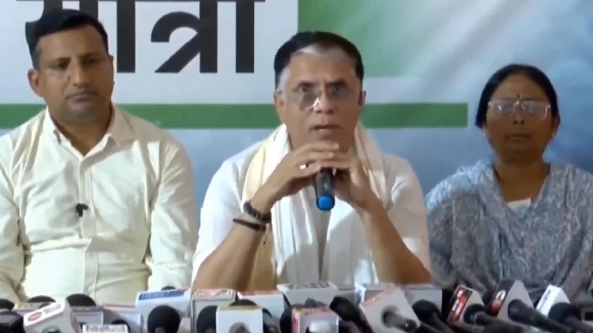 <div class="paragraphs"><p>پریس کانفرنس کے دوران انڈیا بلاک کے لیڈران</p></div>