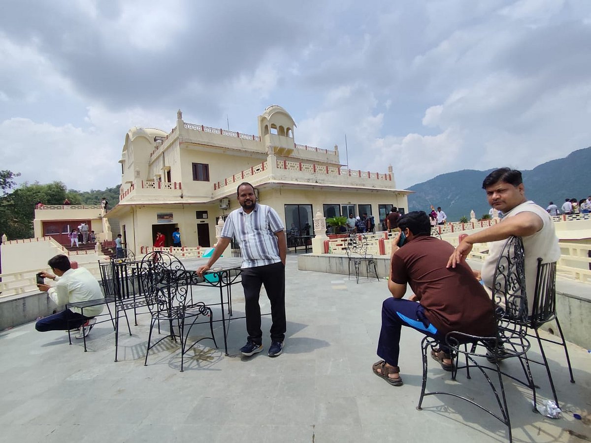 سفرنامہ: قصہ ’سلی سیڑھ جھیل‘ کی سیر کا... ڈاکٹر سلمان فیصل