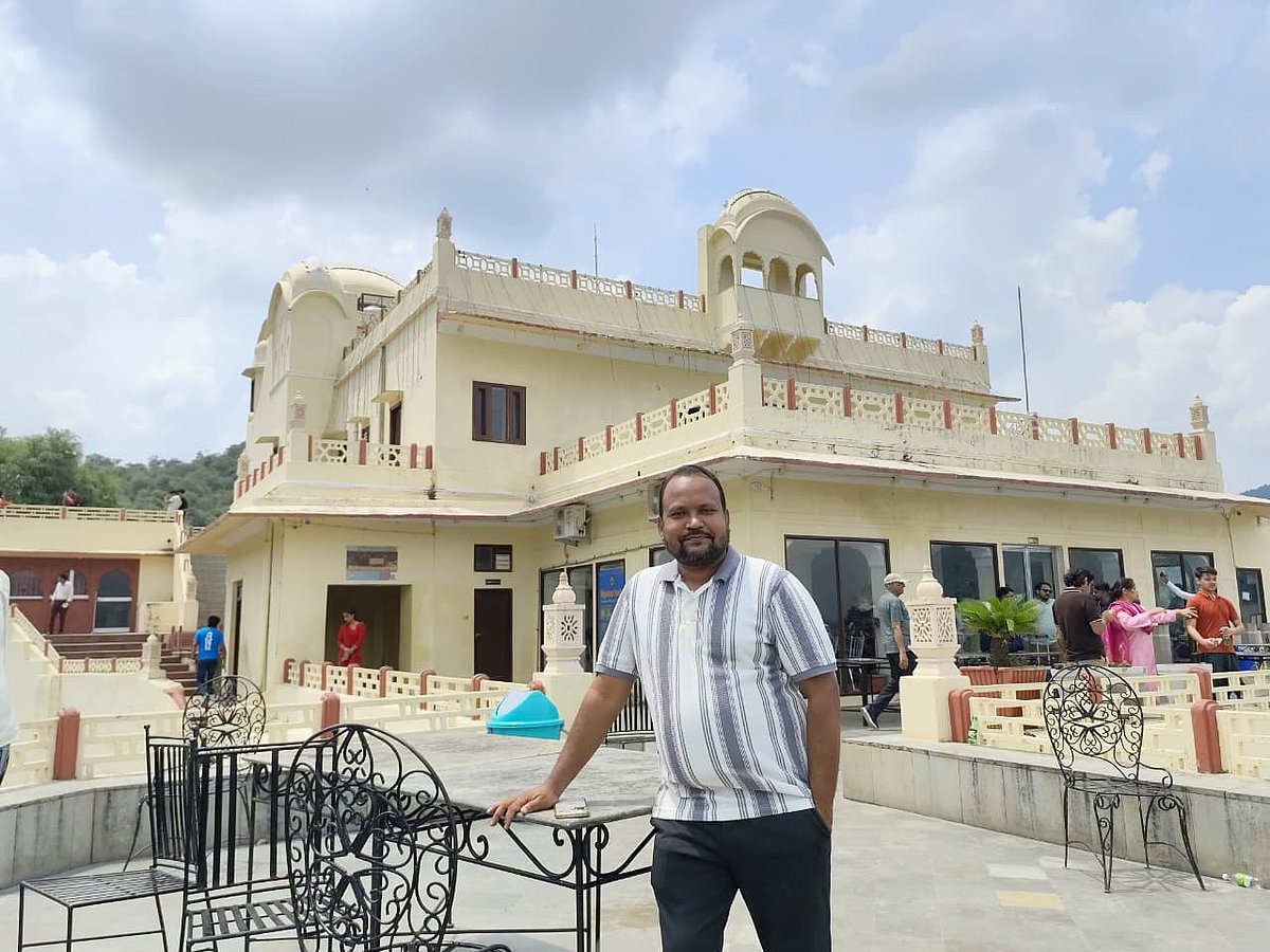 سفرنامہ: قصہ ’سلی سیڑھ جھیل‘ کی سیر کا... ڈاکٹر سلمان فیصل