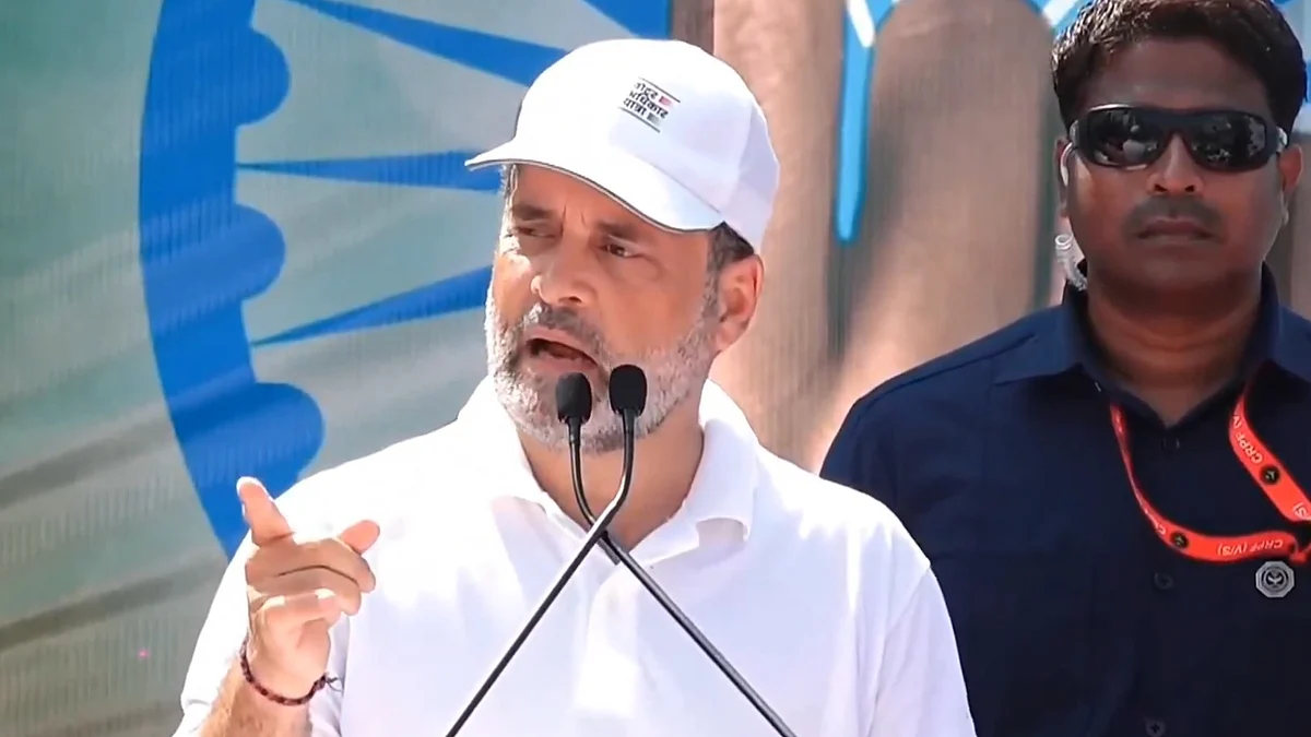 <div class="paragraphs"><p>پٹنہ میں ’ووٹر ادھیکار مارچ‘ سے خطاب کرتے ہوئے راہل گاندھی</p></div>