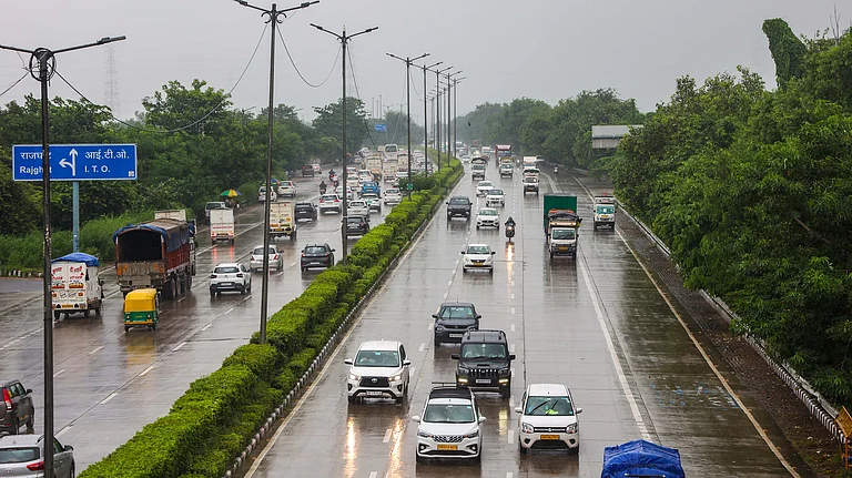 आर्मी कैंप में जोरदार धमाका, 2 जवान घायल... मचा हड़कंप