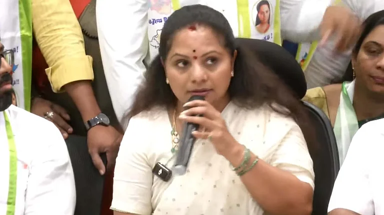 کساد بازاری کے دہانے پر امریکہ! ایک تہائی معیشت بحران میں، ’موڈیز‘ نے جاری کی وارننگ