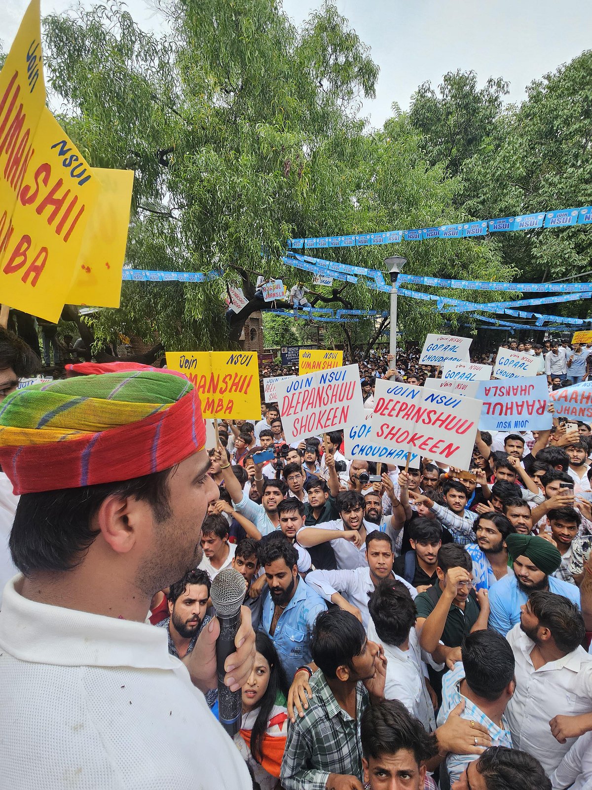 این ایس یو آئی نے دہلی یونیورسٹی میں ’سیو ڈی یو مارچ‘ کا کیا انعقاد، قومی صدر ورون چودھری نے کی قیادت