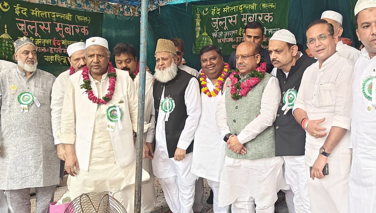 دہلی: مختلف علاقوں میں عید میلادالنبیؐ کا جلوس تزک و احتشام اور روایتی انداز میں نکالا گیا