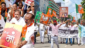 ماں کے نام کا احترام کرنا چاہیے استحصال نہیں