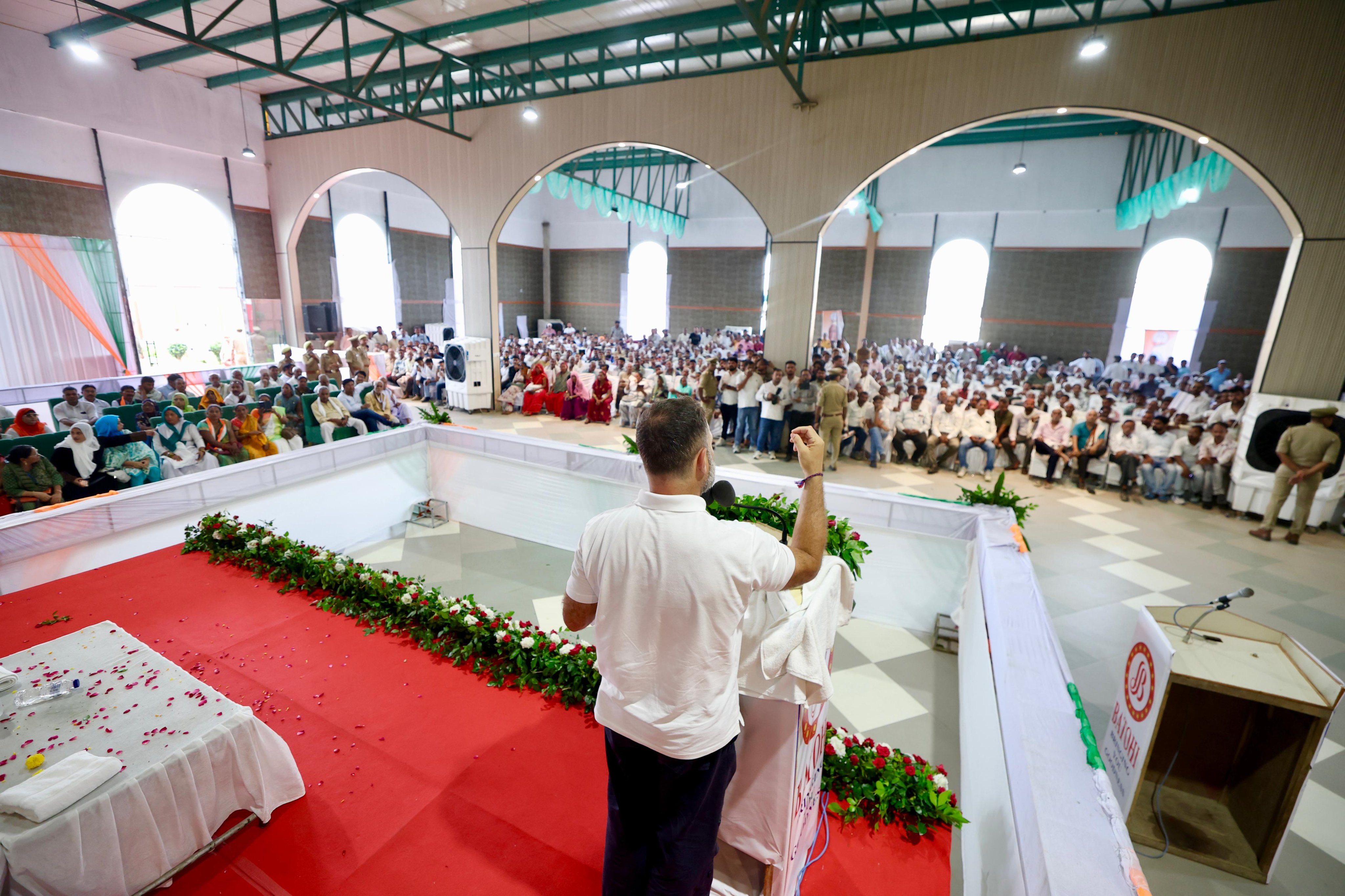 <div class="paragraphs"><p>راہل گاندھی پارٹی کارکنان سے خطاب کرتے ہوئے، تصویر <a href="https://x.com/INCIndia">@INCIndia</a></p></div>