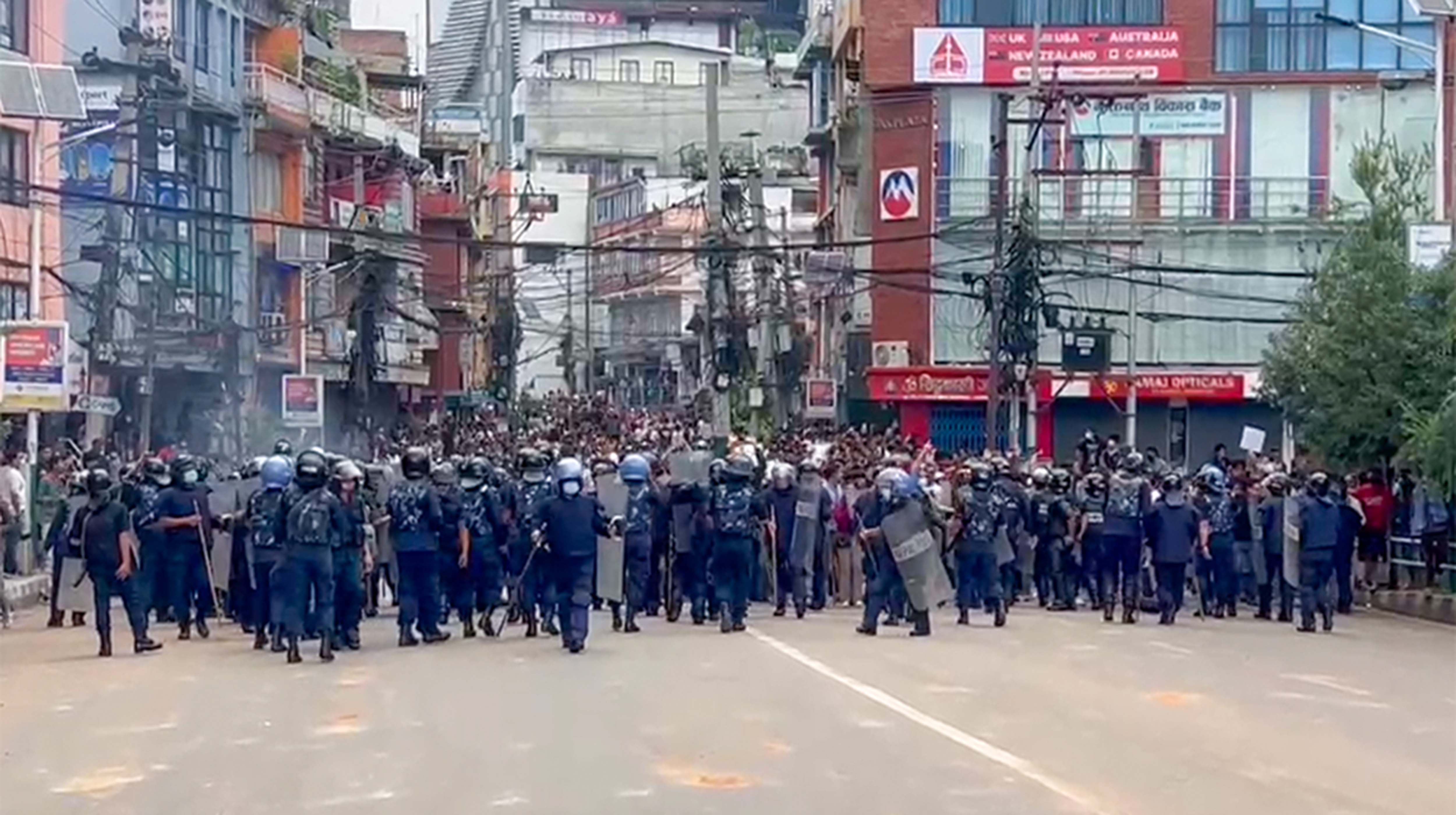 <div class="paragraphs"><p>نیپال بحران / آئی اے این ایس</p></div>