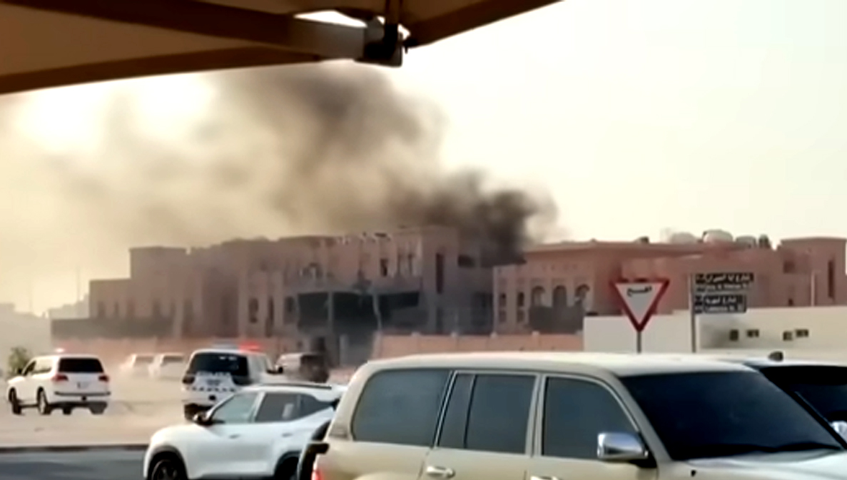 <div class="paragraphs"><p>اسرائیلی حملوں کے بعد دوحہ کی عمارت سے اٹھتا دھواں/ویڈیو گریب</p></div>