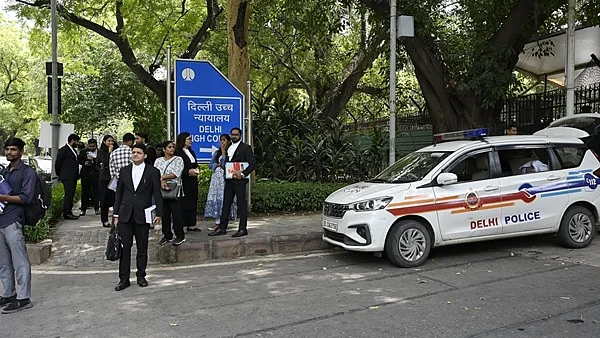 <div class="paragraphs"><p>دہلی ہائی کورٹ کو جمعہ کو ای میل سے بم کی دھمکی ملی</p></div>