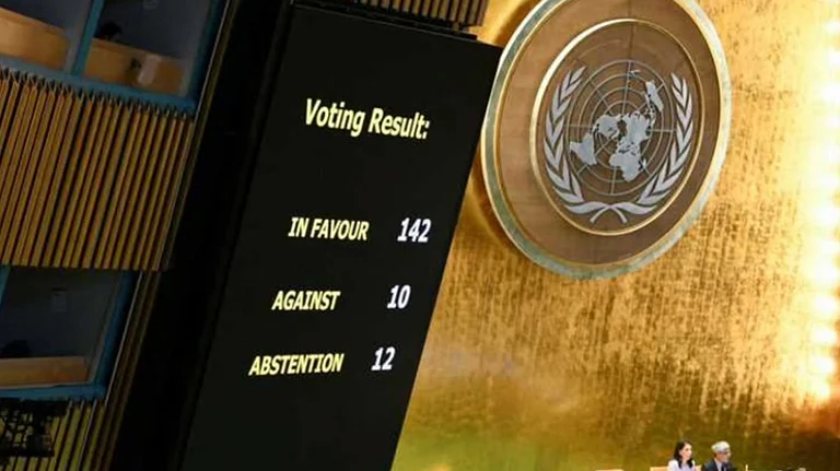 زلزلہ کے تیز جھٹکوں سے ہلا روس، ریختر اسکیل پر 7.4 درج کی گئی شدت، سونامی کی وارننگ جاری