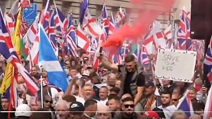 لندن میں ایک لاکھ سے زائد امیگریشن مخالف مظاہرین سڑکوں پر اترے