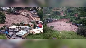 اتراکھنڈ: چمولی میں بادل پھٹنے سے تباہی، 6 گھر منہدم، 3 افراد لاپتہ، ریسکیو ٹیمیں سرگرم