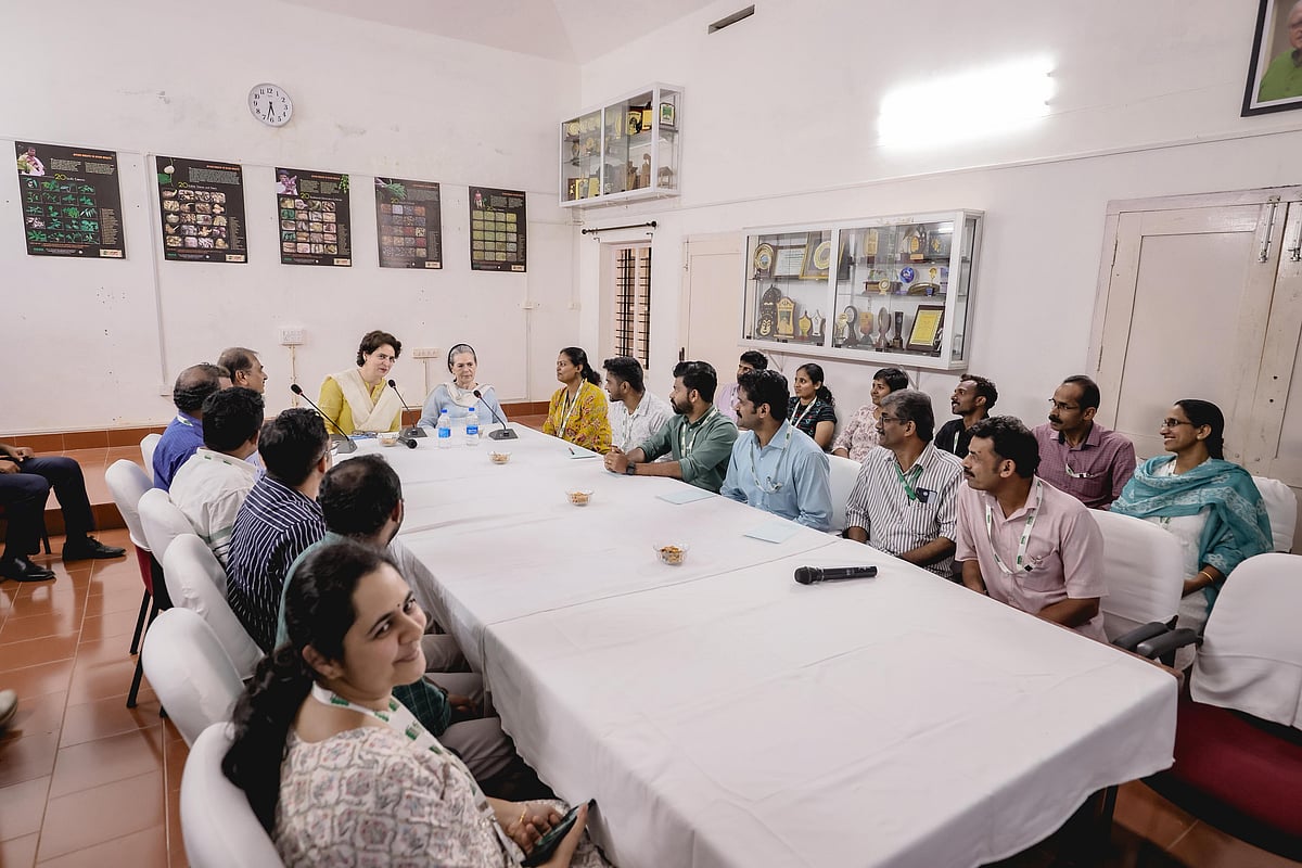 سونیا گاندھی اور پرینکا گاندھی نے سوامی ناتھن ریسرچ فاؤنڈیشن کا کیا دورہ، دیکھیں تصویری جھلکیاں