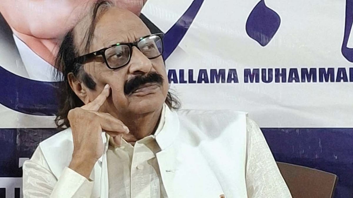 <div class="paragraphs"><p>علی عباس امید</p></div>