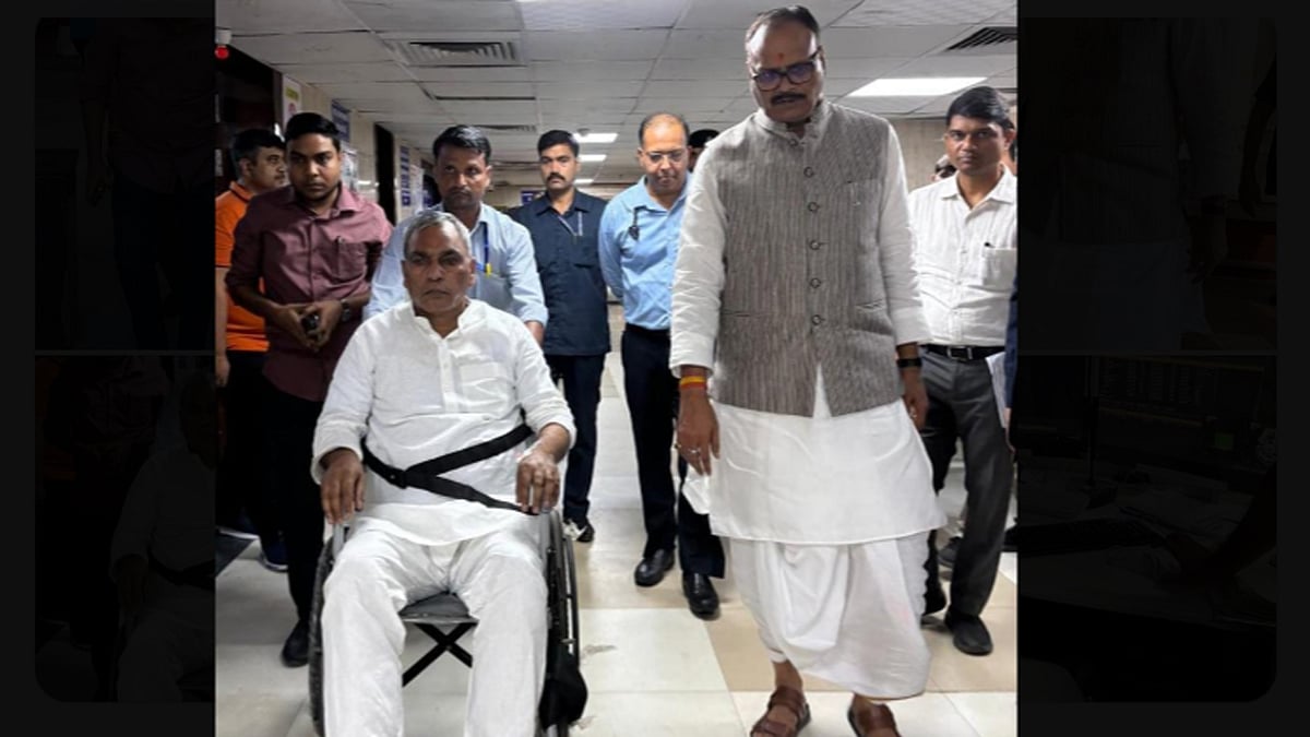 <div class="paragraphs"><p>اوم پرکاش راج بھر اسپتال میں۔ تصویر ’ایکس‘ <a href="https://x.com/brajeshpathakup">@brajeshpathakup</a></p></div>