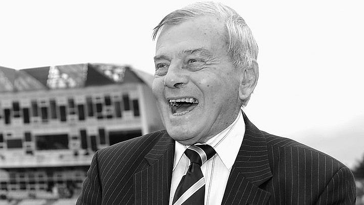 <div class="paragraphs"><p>برطانوی امپائر ڈکی برڈ، تصویر بشکریہ&nbsp;<a href="https://x.com/englandcricket">@englandcricket</a></p></div>