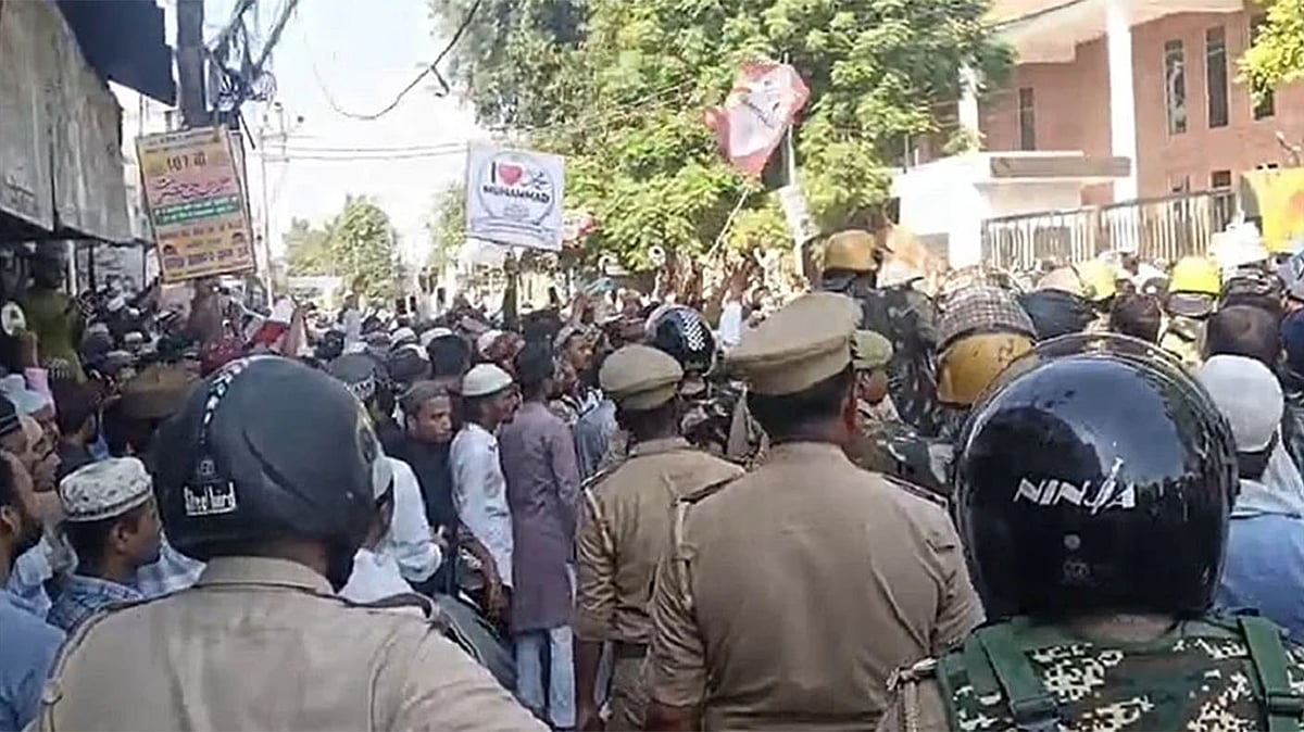 <div class="paragraphs"><p>سوشل میڈیا</p></div>