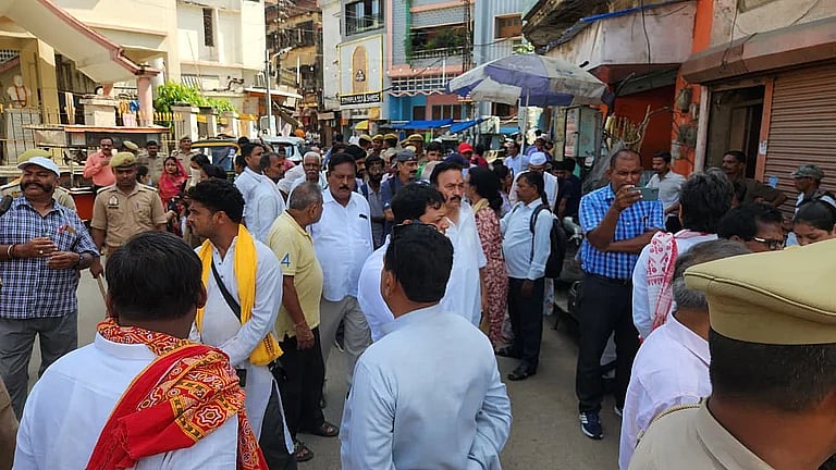 وزیر اعظم کے پارلیمانی حلقہ وارانسی میں ’ووٹ چوری‘ پر ہونے والے پروگرام کو پولیس نے رکوایا، پولیس کے بیانات میں تضاد