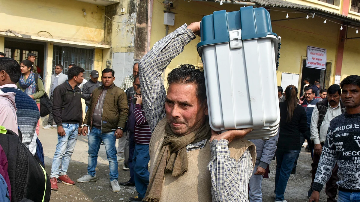 کندرکی ضمنی انتخاب میں بی جے پی نے کیسے جیتا؟ کیا ’اسکرول‘ کی رپورٹ نے ووٹرز کے الزامات کی تصدیق کی؟ ویڈیو دیکھیں