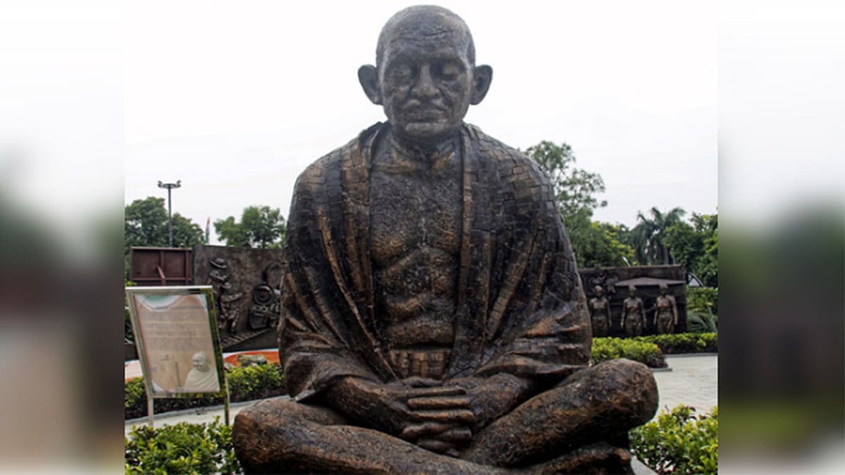 <div class="paragraphs"><p>گاندھی کا مجسمہ / آئی اے این ایس</p></div>