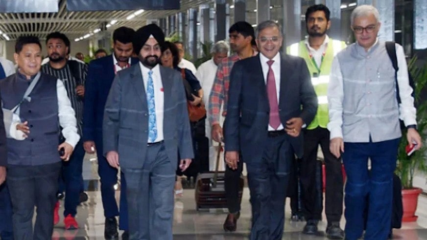 <div class="paragraphs"><p>پٹنہ میں الیکشن کمیشن کا وفد / آئی اے این ایس</p></div>