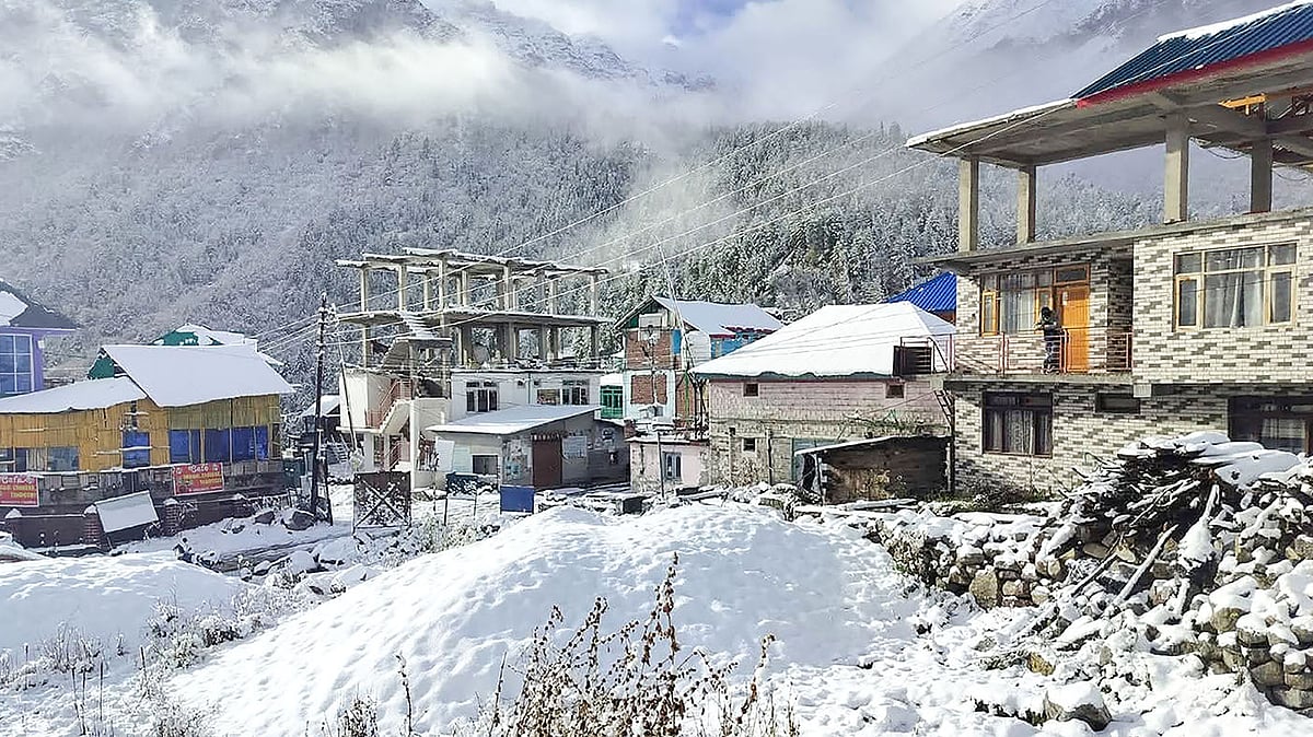 <div class="paragraphs"><p>ہماچل میں برفباری کا منظر / آئی اے این ایس</p></div>