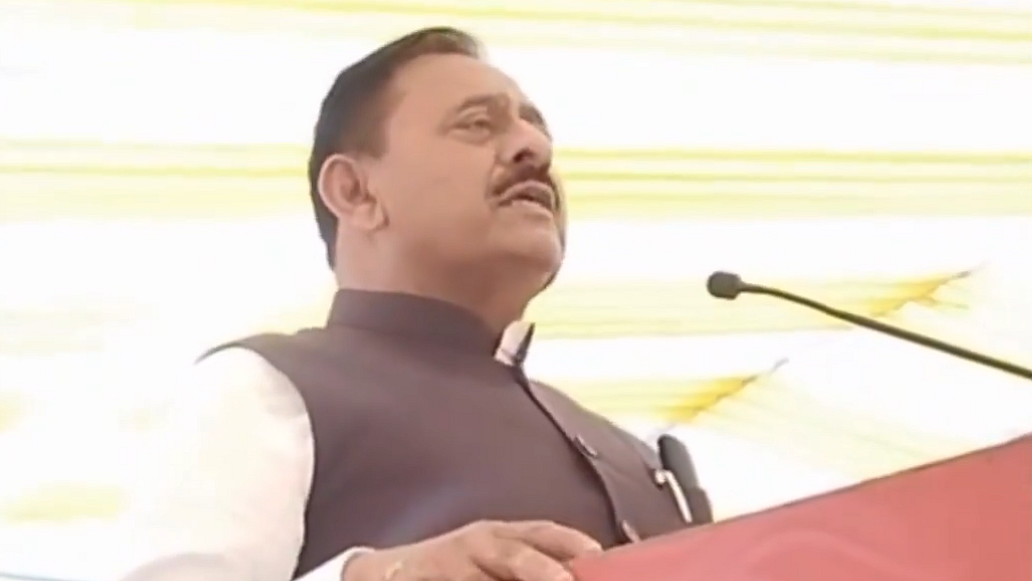 <div class="paragraphs"><p>مہاراشٹر حکومت میں وزیر باباصاحب پاٹل، ویڈیو گریب</p></div>