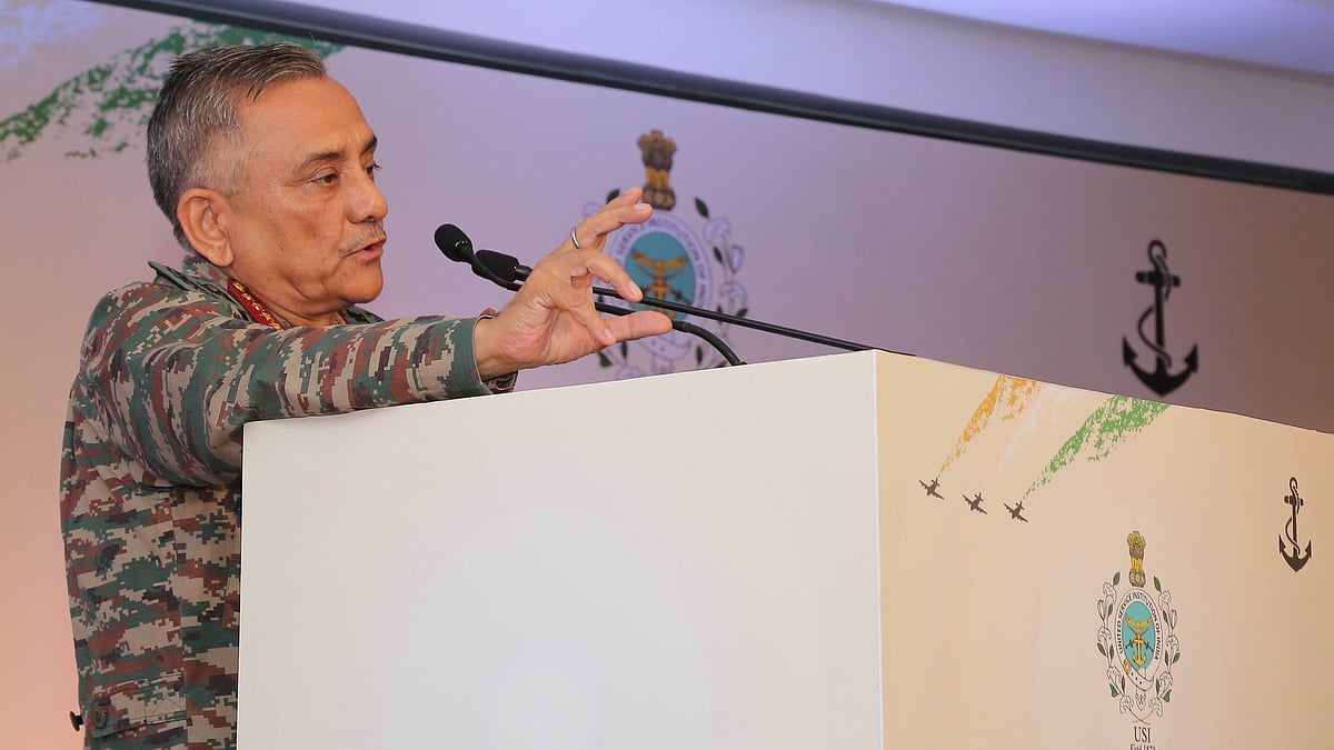 چین کی سرحد پر چوکس اور محتاط  رہنے کی ضرورت ہے، سی ڈی ایس جنرل چوہان کا بڑا بیان