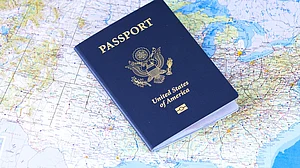 امریکہ کو ایک بڑا دھچکا، بیس سالوں میں پہلی بار ٹاپ 10 طاقتور ترین پاسپورٹوں کی فہرست سے باہر