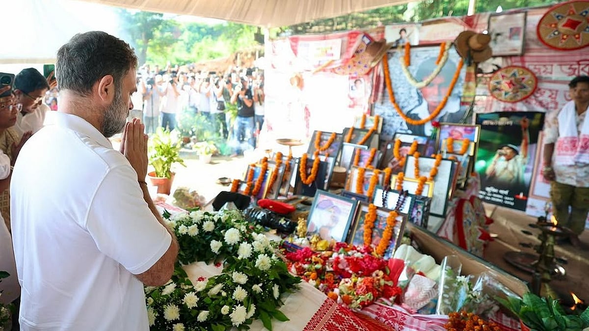 <div class="paragraphs"><p>زوبین گرگ کو خراج عقیدت پیش کرتے راہل گاندھی / تصویر بشکریہ ایکس /&nbsp;<a href="https://x.com/Rock4754">@Rock4754</a></p></div>