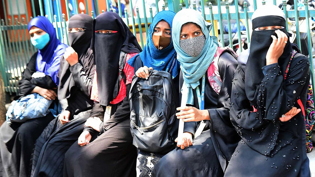 <div class="paragraphs"><p>باحجاب طالبات کی فائل تصویر / آئی اے این ایس</p></div>