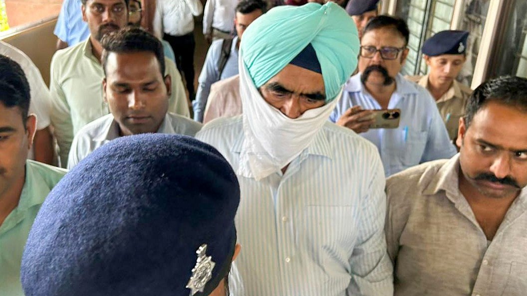 بدعنوانی کیس میں گرفتار ڈی آئی جی ہر چرن سنگھ  بھلر معطل، پنجاب حکومت کی بڑی کارروائی