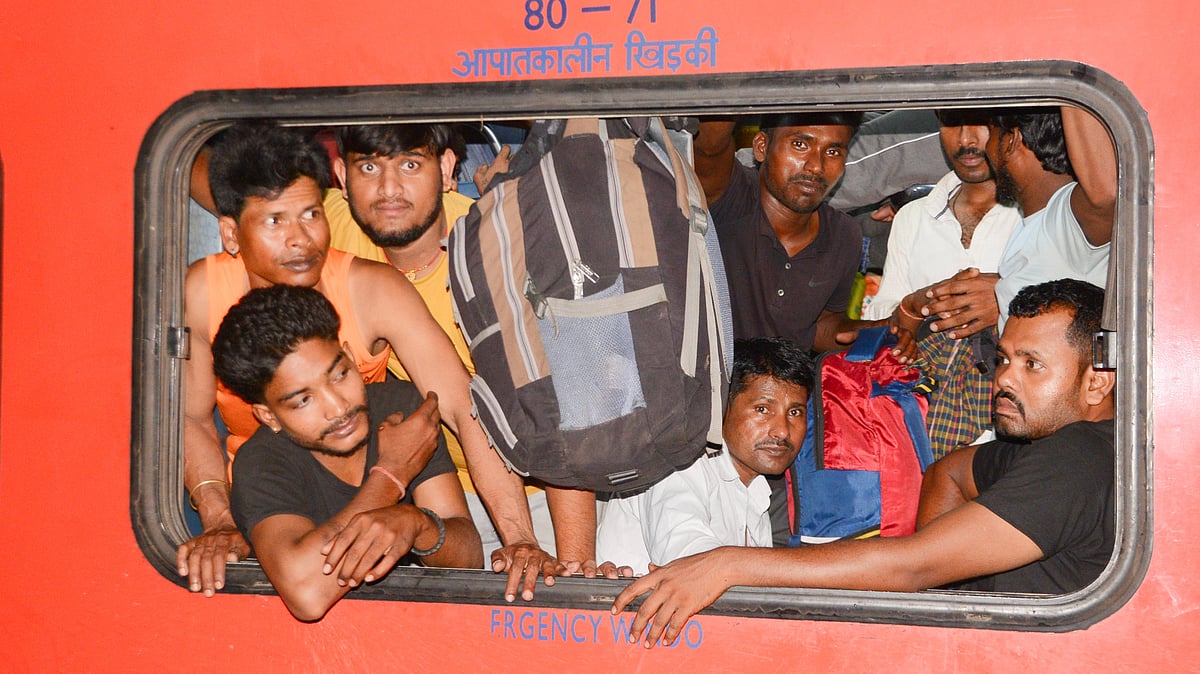 چھٹھ پر گھر جانے کی وجہ سے ٹرینوں میں زبردست بھیڑ