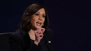 وینزویلا پر امریکی کارروائی: کملا ہیرس کی ٹرمپ پر شدید تنقید، کہا- ’یہ ڈرگز نہیں، تیل کی سیاست ہے‘