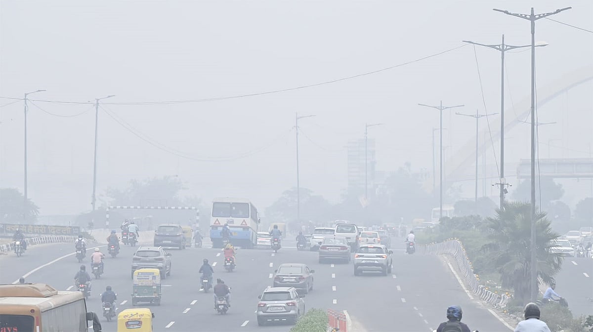 آلودگی کی اعلیٰ سطح کے درمیان بچوں کو کھیل کے میدان میں بھیجنا انھیں گیس چیمبر میں دھکیلنے جیسا: سپریم کورٹ