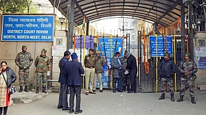 کنجھاولا ہٹ اینڈ رن کیس: عدالت نے انجلی کے اہلِ خانہ کو 36 لاکھ 69 ہزار روپے معاوضہ دینے کا حکم دیا